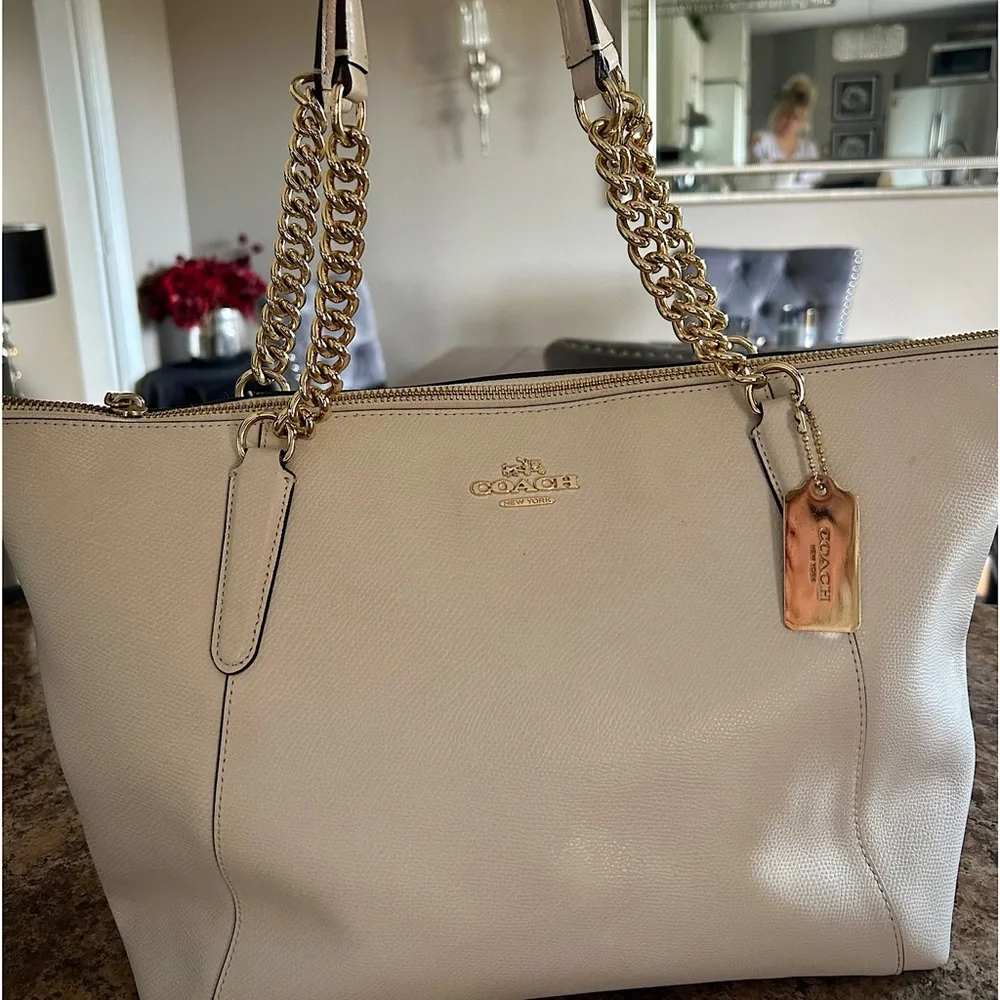 Coach White Ladies Handbag - Picture 2 of 7